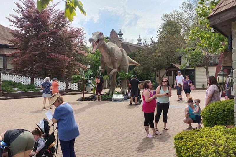 Dubai Park Installation of Simulated Dinosaurs