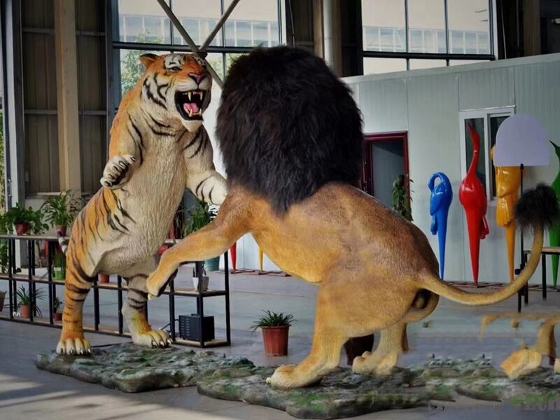 Animatronic Animal Lion Fighting With Tiger Model