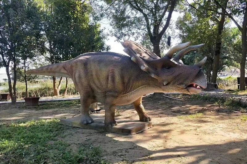 Animatronic Dinosaur Model Triceratops